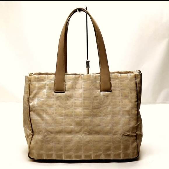 Chanel Beautiful Light Beige ✨️ Travel Line Tote (EUC)(8952952) - Picture 1 of 8